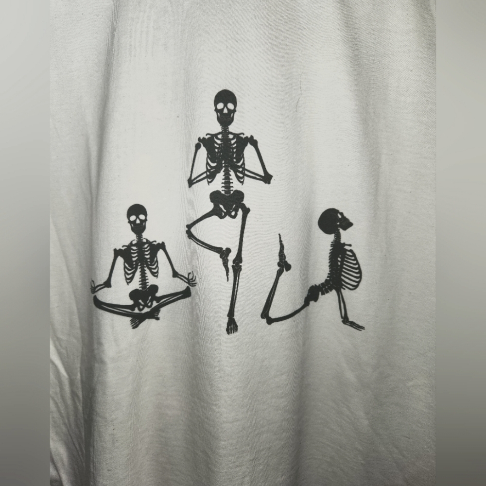 Yogi Skeletons 💀 Brand New!         Super Soft Bella T